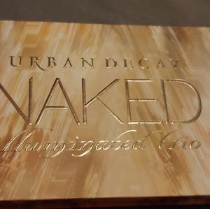 Urban Decay Illuminated trio pallete
